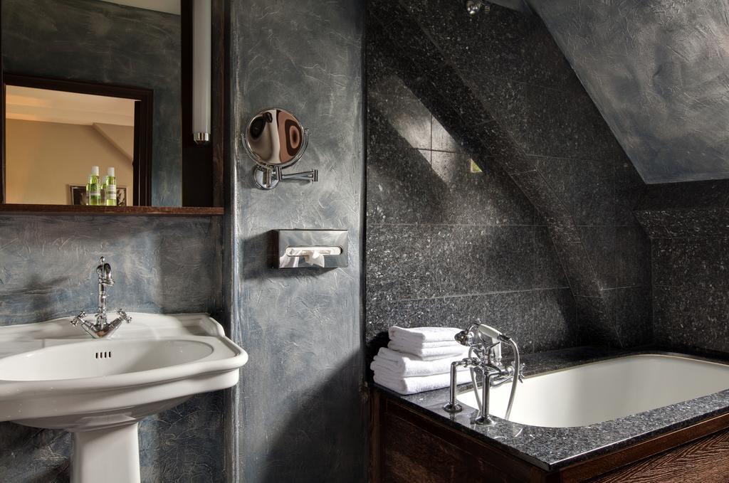 Le Pavillon De Gouffern Hotel Silli-en-Gouffern Kültér fotó